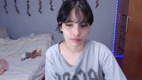 Snapshot of deni_bloom chatting on January 1, 6:05 am Denisse    schedule Monday to Friday 1300-1900 mexican time Saturday-maybe it could be a surprise IDEPENDENT MODEL online show from January 1, 6:05 am