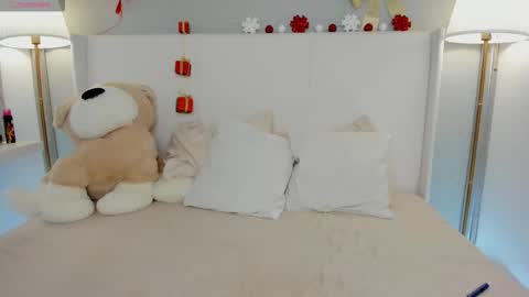 Dennise online show from March 21, 8:19 am