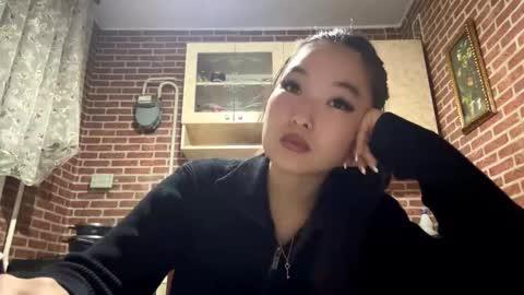 Emma online show from November 6, 1:14 pm