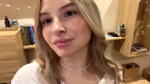 Vi  Victoria online show from October 24, 2:18 pm