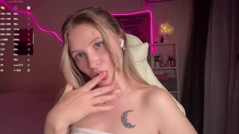 Vi  Victoria online show from April 18, 7:07 pm