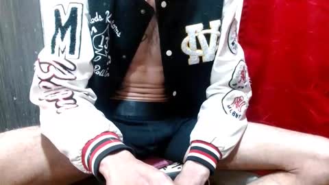 dereck online show from January 8, 8:53 am