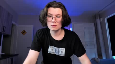 Derek online show from May 17, 5:55 pm