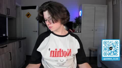 Derek online show from June 7, 7:41 pm