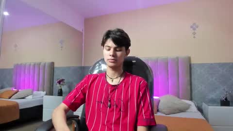 derek_sinn online show from March 23, 6:13 pm