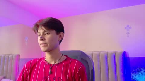 derek_sinn online show from May 19, 8:16 pm