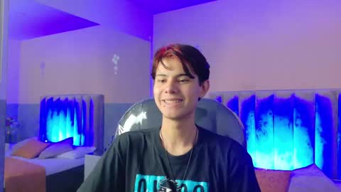 derek_sinn online show from May 23, 9:11 pm