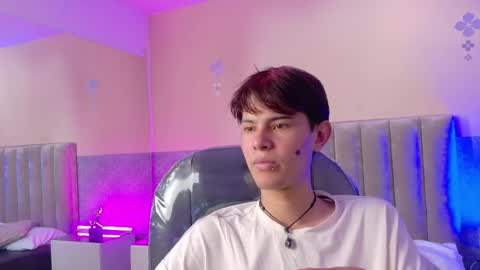derek_sinn online show from May 9, 8:26 pm