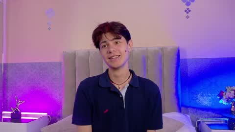 derek_sinn online show from May 8, 8:25 pm