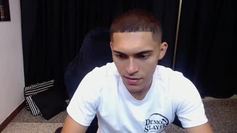 Snapshot of derek_storm_ chatting on October 24, 10:16 am D E R E K online show from October 24, 10:16 am
