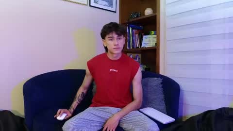 Derek online show from June 10, 1:27 am