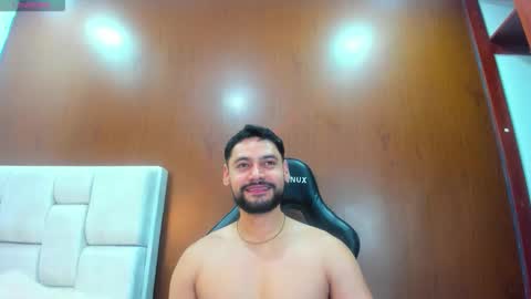 DerryBigger CM online show from February 21, 9:29 pm