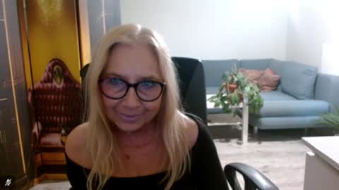 S O F I A online show from November 5, 3:14 pm