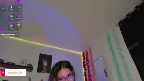 Snapshot of destiny14_ chatting on October 1, 5:17 am Dani online show from October 1, 5:17 am