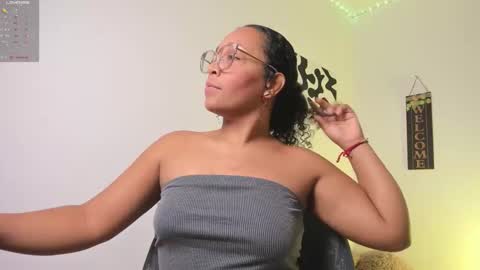 desty_y online show from September 21, 7:23 am