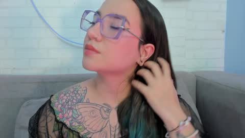 Deva Blue online show from February 7, 8:44 am