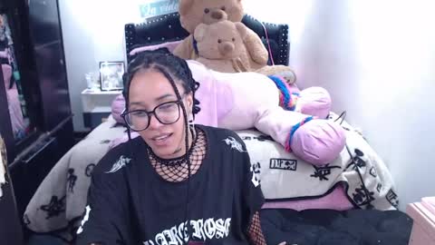 devi_black_13_ online show from April 5, 12:29 am