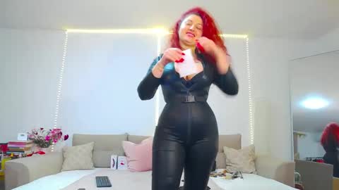 Snapshot of devilishpuss chatting on December 3, 1:14 am AlexaMills online show from December 3, 1:14 am