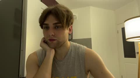 devilnut1 online show from December 20, 2:52 am