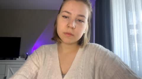 devontaneja online show from April 13, 6:28 am