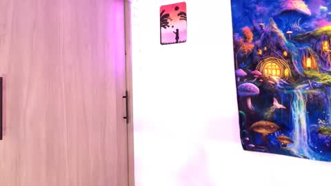 Sara 3 online show from November 7, 9:50 pm