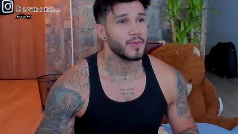 Snapshot of deymon_scott chatting on October 25, 8:42 pm JULIAN online show from October 25, 8:42 pm