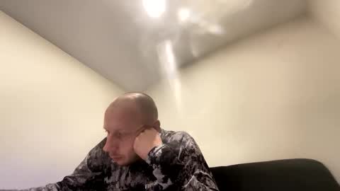 deznuts130 online show from February 4, 5:21 am