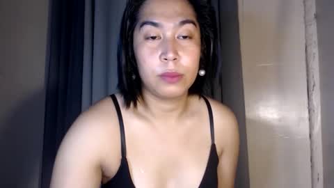 Snapshot of dha117 chatting on October 27, 12:05 pm Dhalia lips online show from October 27, 12:05 pm