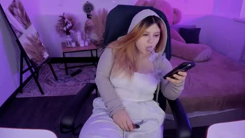 Dia online show from May 12, 7:34 pm