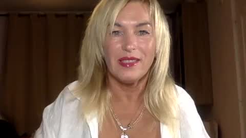 Snapshot of diana583578 chatting on October 26, 4:28 pm diana583578 online show from October 26, 4:28 pm