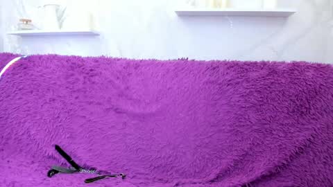 dianabardot online show from April 13, 9:02 am