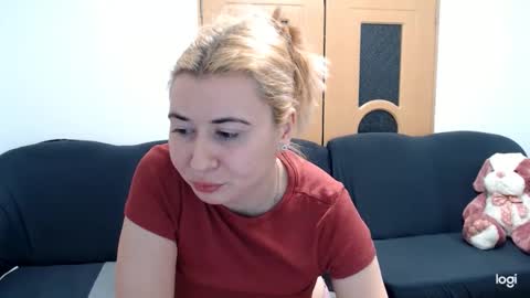 Snapshot of dianasmiey7 chatting on February 17, 5:23 pm dianasmiey7 online show from February 17, 5:23 pm