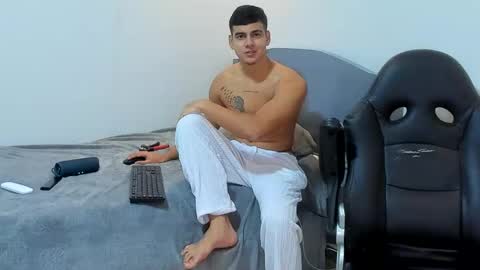 DIEGO CAZAS online show from December 7, 6:48 am