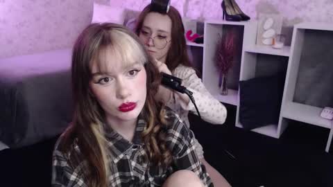 Hi im Alice 3 Im usualy online 03-10 or 17-21 UTC0 online show from January 14, 6:32 am