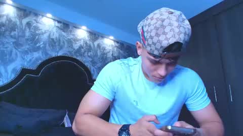 dilanmiller_ online show from June 16, 7:29 pm