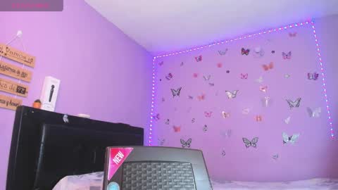 dilay__x online show from April 18, 9:00 am