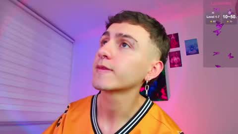 Julian Independent Model online show from January 12, 10:50 pm