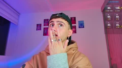 Julian Independent Model online show from November 18, 12:02 am