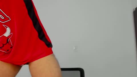 dimitricaruso online show from February 10, 11:55 pm