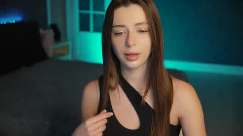 dinacandy online show from March 31, 7:09 am