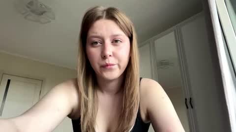 Niia online show from June 16, 1:20 am