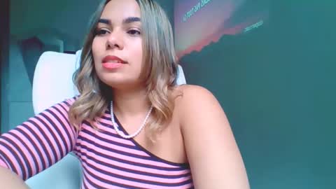 diosadeluniverso_ online show from December 4, 7:13 pm