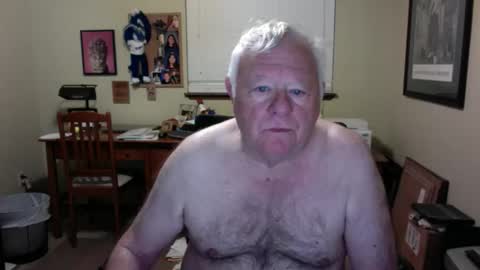 dirtrider195080438 online show from May 14, 12:14 pm