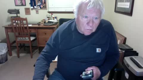 dirtrider195080438 online show from June 14, 4:25 am