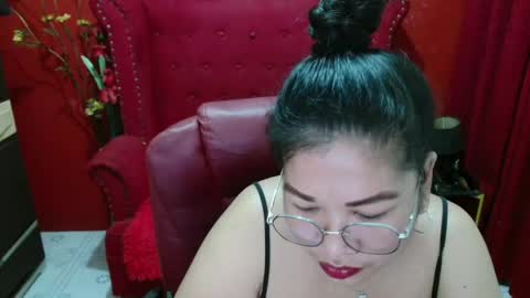 LatexQueen online show from April 14, 6:22 pm