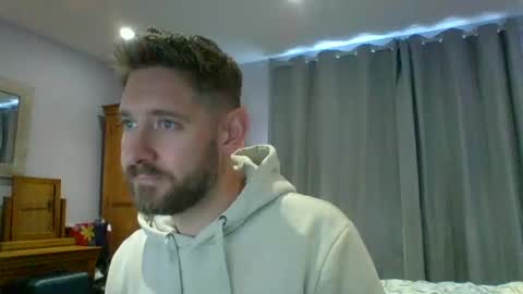 Snapshot of dirtylondon729 chatting on October 29, 11:12 am Exhibitionist Ben online show from October 29, 11:12 am