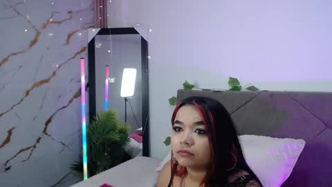 disyamil_pineda online show from May 13, 2:54 am