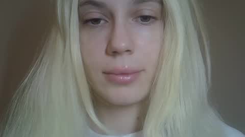 DitaMilton online show from April 20, 7:50 pm