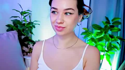 Tia online show from February 4, 3:54 am