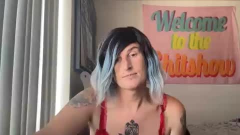 Snapshot of divinathedivine chatting on October 8, 8:37 pm divinathedivine online show from October 8, 8:37 pm